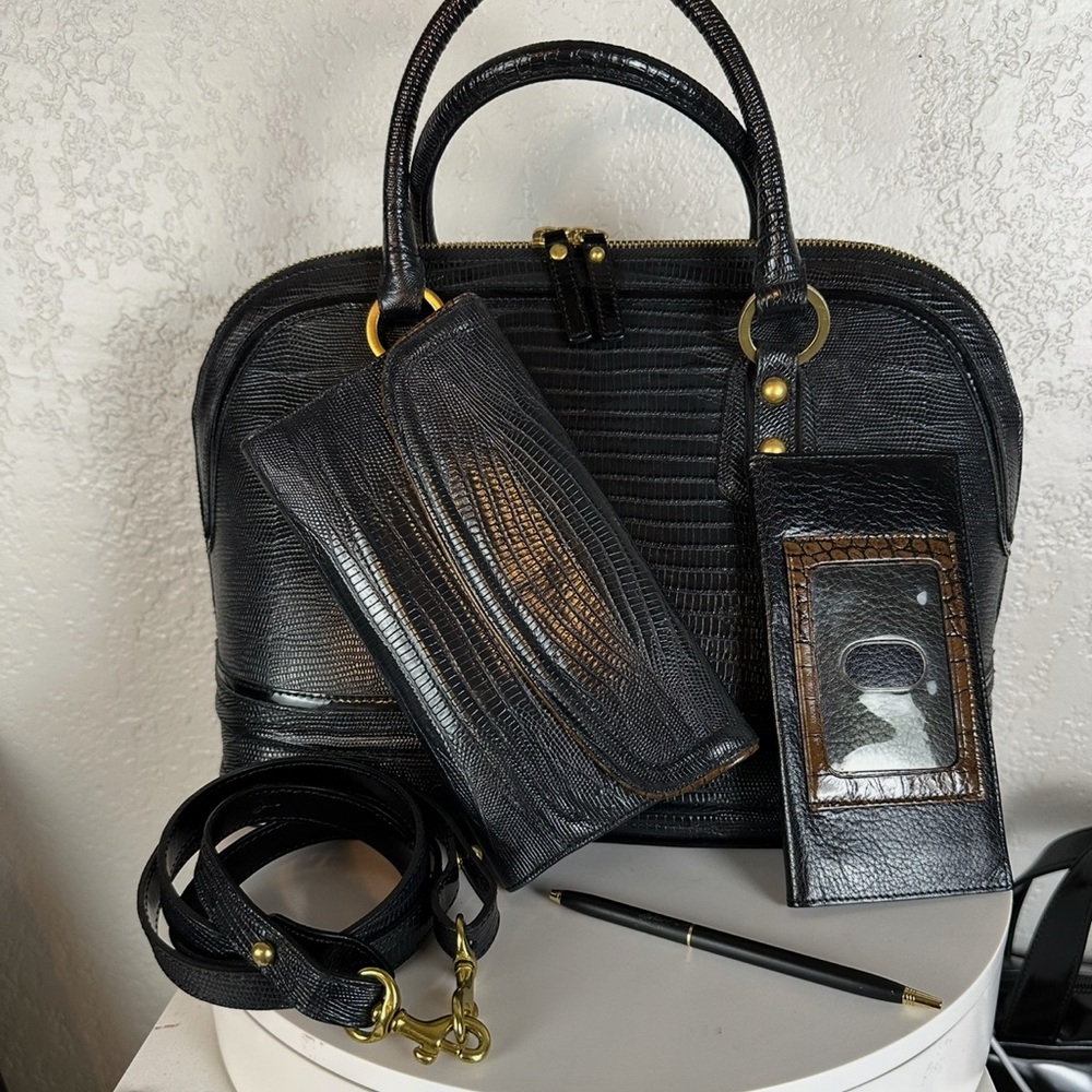 ❤️5 pcs.Brahmin Black Textured Handbag/Crossbody Bag and Wallet Set